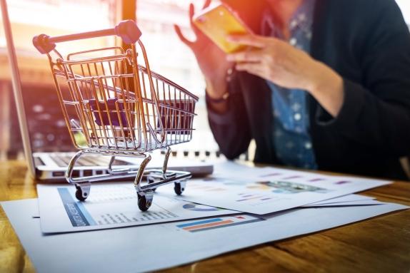 imagen representativa de comercio electronico, basecero te ayuda a modernizar tu negocio con las subvenciones de la junta de andalucia